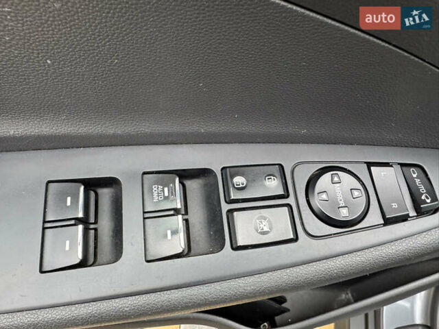 Серый Хендай Туксон, объемом двигателя 2 л и пробегом 183 тыс. км за 16400 $, фото 39 на Automoto.ua