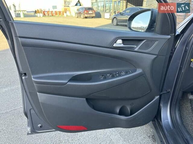Серый Хендай Туксон, объемом двигателя 2 л и пробегом 124 тыс. км за 16900 $, фото 15 на Automoto.ua