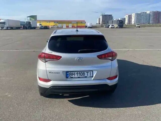 Хендай Туксон 2016 в Ивано-Франковске на Automoto.ua Серый Хендай Туксон, объемом двигателя 2 л и пробегом 125 тыс. км за 11000 $, фото 18 на Automoto.ua
