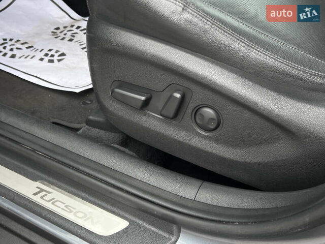 Серый Хендай Туксон, объемом двигателя 1.6 л и пробегом 188 тыс. км за 15990 $, фото 24 на Automoto.ua