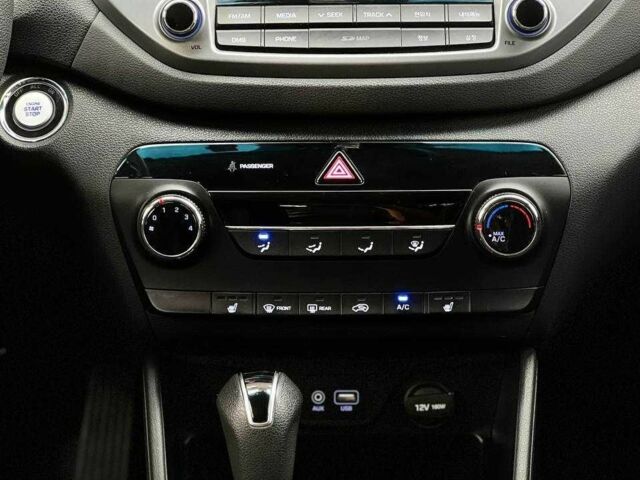 Серый Хендай Туксон, объемом двигателя 1.7 л и пробегом 110 тыс. км за 15990 $, фото 22 на Automoto.ua