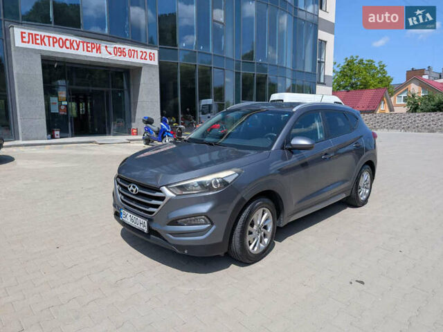 Сірий Хендай Туксон, об'ємом двигуна 1.98 л та пробігом 120 тис. км за 15500 $, фото 1 на Automoto.ua
