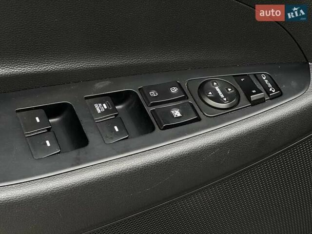 Серый Хендай Туксон, объемом двигателя 1.7 л и пробегом 110 тыс. км за 15990 $, фото 25 на Automoto.ua