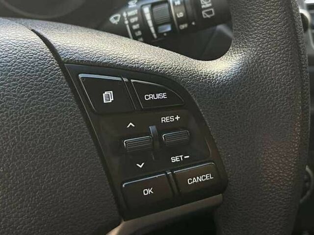 Сірий Хендай Туксон, об'ємом двигуна 2 л та пробігом 125 тис. км за 13600 $, фото 10 на Automoto.ua