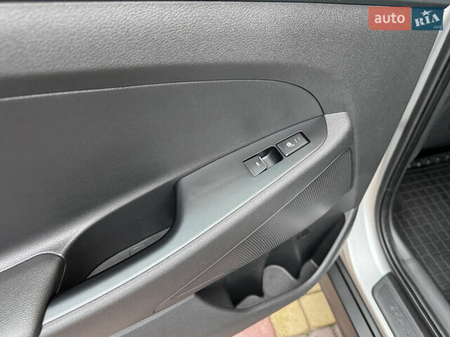 Серый Хендай Туксон, объемом двигателя 2 л и пробегом 85 тыс. км за 19500 $, фото 25 на Automoto.ua