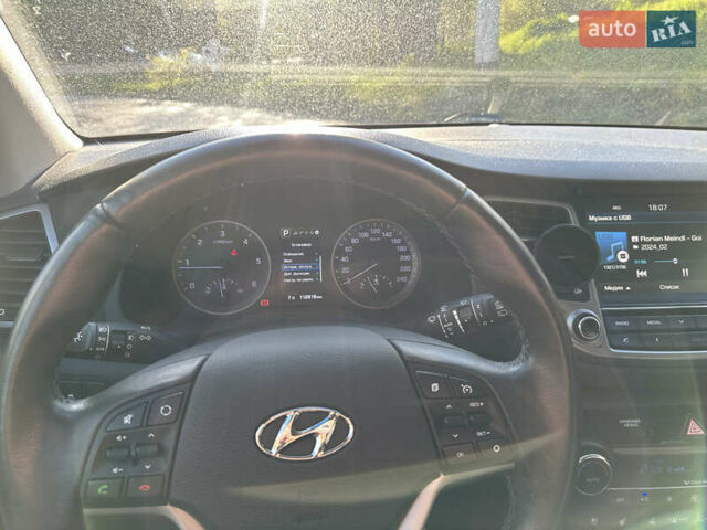 Хендай Туксон 2016 в Киеве на Automoto.ua Серый Хендай Туксон, объемом двигателя 2 л и пробегом 126 тыс. км за 21500 $, фото 12 на Automoto.ua