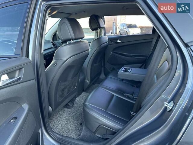 Серый Хендай Туксон, объемом двигателя 2 л и пробегом 124 тыс. км за 16900 $, фото 19 на Automoto.ua