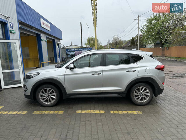 Хендай Туксон 2016 в Киеве на Automoto.ua Серый Хендай Туксон, объемом двигателя 2 л и пробегом 126 тыс. км за 21500 $, фото 22 на Automoto.ua