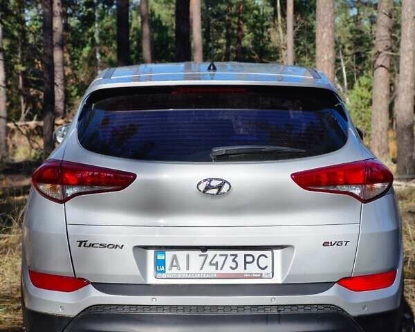 Сірий Хендай Туксон, об'ємом двигуна 1.69 л та пробігом 193 тис. км за 16500 $, фото 1 на Automoto.ua