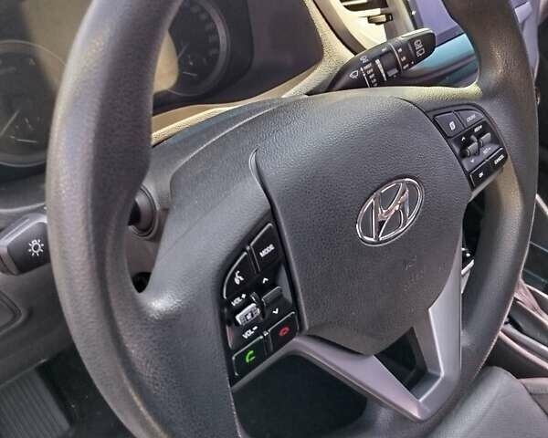 Серый Хендай Туксон, объемом двигателя 1.69 л и пробегом 193 тыс. км за 16700 $, фото 7 на Automoto.ua
