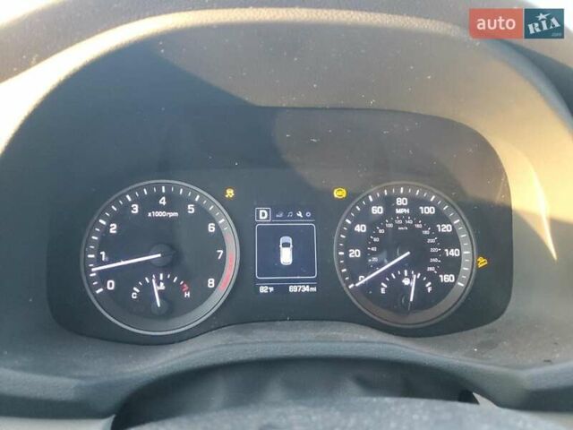 Серый Хендай Туксон, объемом двигателя 2 л и пробегом 111 тыс. км за 2400 $, фото 8 на Automoto.ua