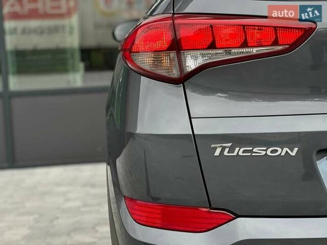 Хендай Туксон 2016 в Киеве на Automoto.ua Серый Хендай Туксон, объемом двигателя 1.7 л и пробегом 134 тыс. км за 15990 $, фото 12 на Automoto.ua