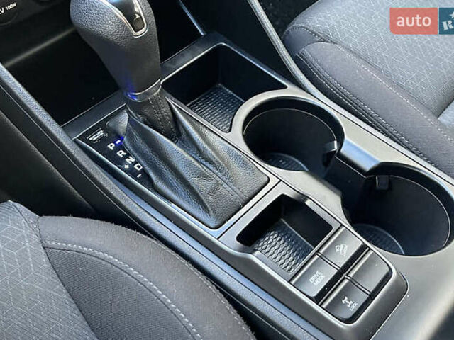 Серый Хендай Туксон, объемом двигателя 2 л и пробегом 125 тыс. км за 15600 $, фото 14 на Automoto.ua