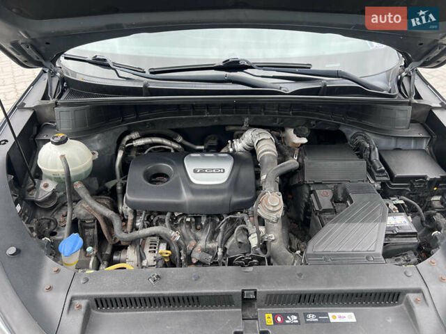 Серый Хендай Туксон, объемом двигателя 1.6 л и пробегом 188 тыс. км за 15990 $, фото 48 на Automoto.ua