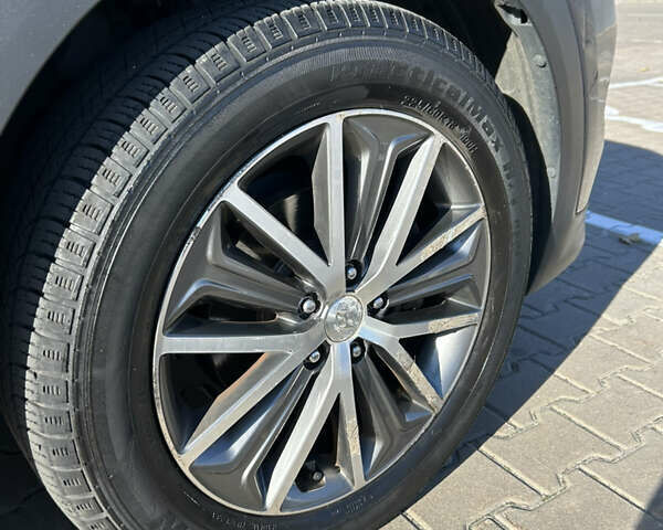 Серый Хендай Туксон, объемом двигателя 1.69 л и пробегом 184 тыс. км за 17000 $, фото 13 на Automoto.ua