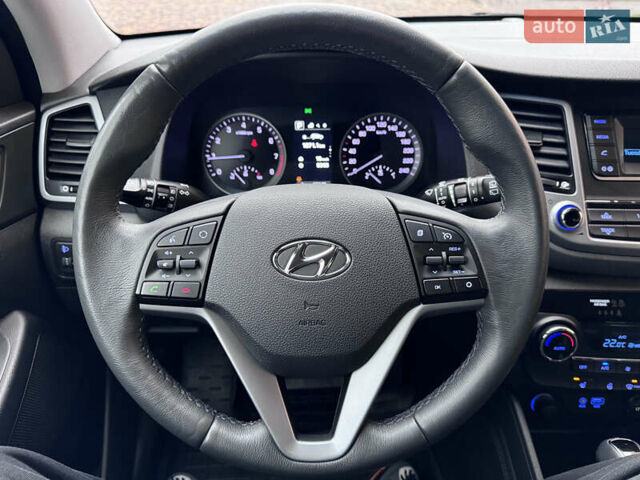 Серый Хендай Туксон, объемом двигателя 2 л и пробегом 85 тыс. км за 19500 $, фото 16 на Automoto.ua