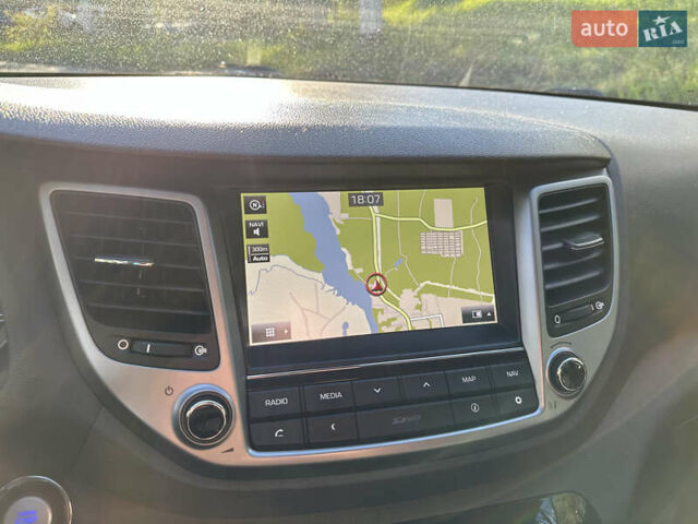 Хендай Туксон 2016 в Киеве на Automoto.ua Серый Хендай Туксон, объемом двигателя 2 л и пробегом 126 тыс. км за 21500 $, фото 14 на Automoto.ua