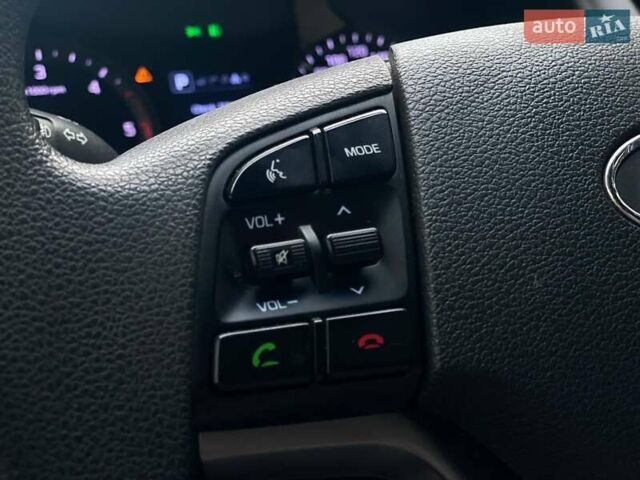 Серый Хендай Туксон, объемом двигателя 1.7 л и пробегом 99 тыс. км за 15490 $, фото 25 на Automoto.ua