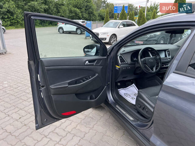 Серый Хендай Туксон, объемом двигателя 1.6 л и пробегом 188 тыс. км за 15990 $, фото 20 на Automoto.ua