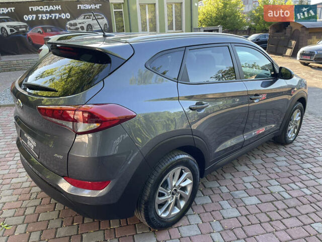 Сірий Хендай Туксон, об'ємом двигуна 2 л та пробігом 93 тис. км за 14300 $, фото 3 на Automoto.ua