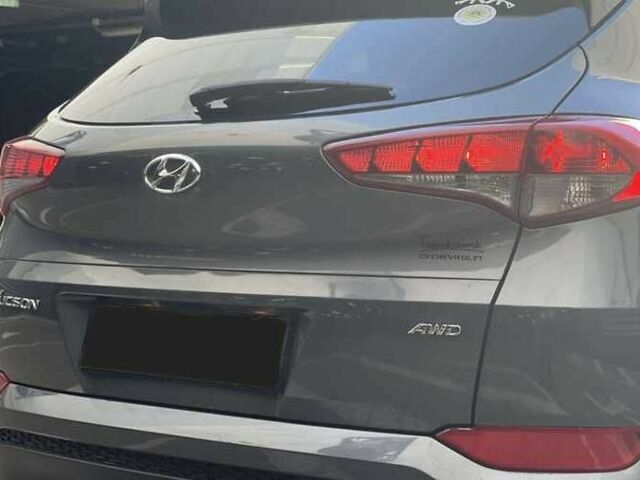 Сірий Хендай Туксон, об'ємом двигуна 2 л та пробігом 125 тис. км за 13600 $, фото 21 на Automoto.ua