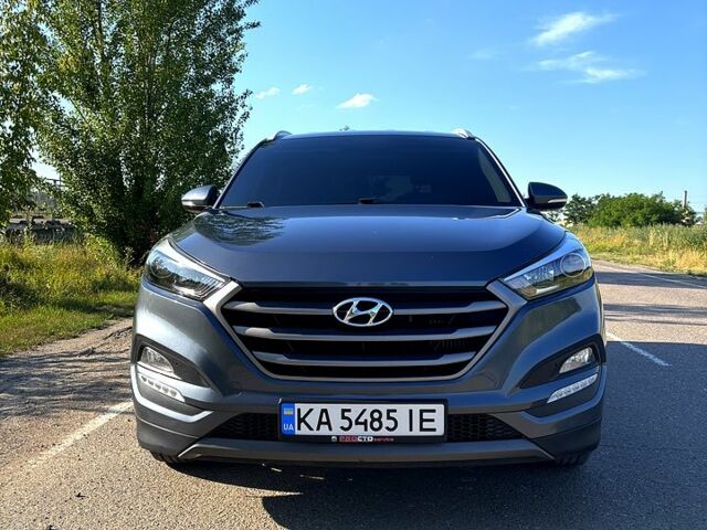 Сірий Хендай Туксон, об'ємом двигуна 2 л та пробігом 186 тис. км за 18200 $, фото 1 на Automoto.ua