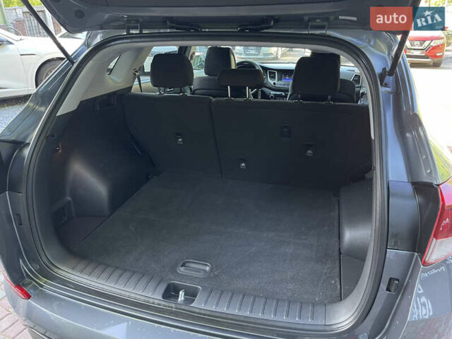 Сірий Хендай Туксон, об'ємом двигуна 2 л та пробігом 93 тис. км за 14300 $, фото 14 на Automoto.ua