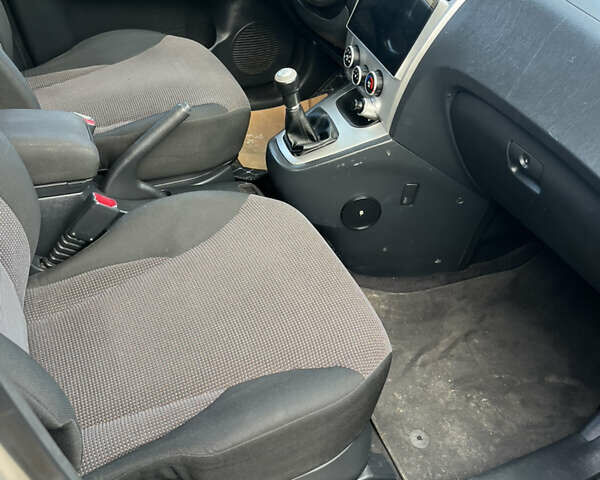 Серый Хендай Туксон, объемом двигателя 2 л и пробегом 192 тыс. км за 7777 $, фото 20 на Automoto.ua