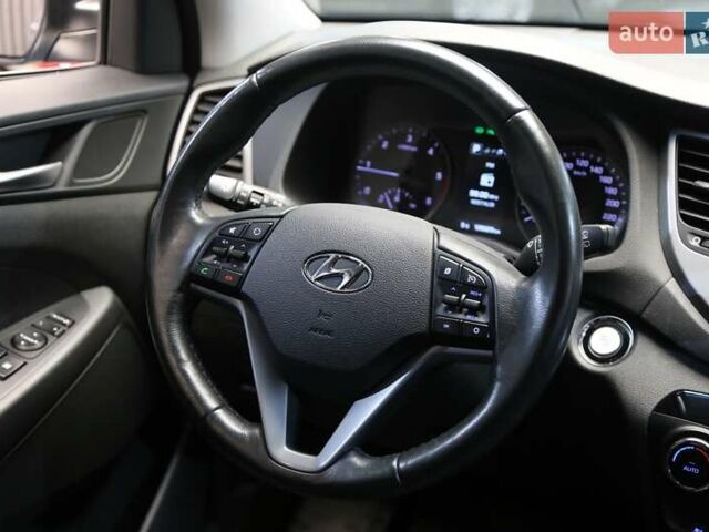 Серый Хендай Туксон, объемом двигателя 2 л и пробегом 126 тыс. км за 19400 $, фото 15 на Automoto.ua