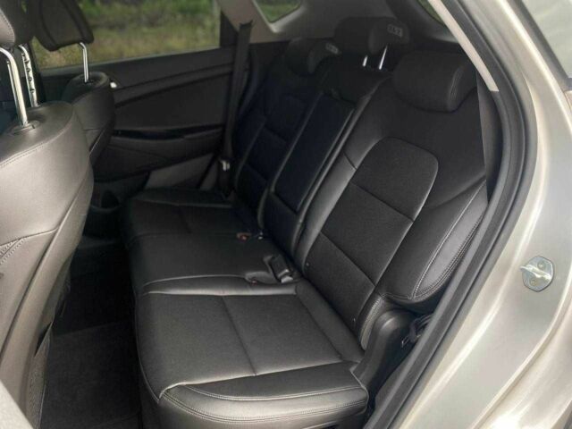 Серый Хендай Туксон, объемом двигателя 1.7 л и пробегом 99 тыс. км за 15500 $, фото 11 на Automoto.ua