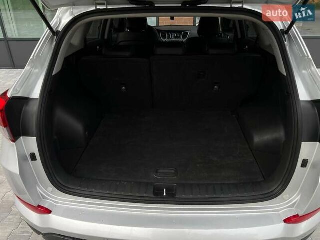 Серый Хендай Туксон, объемом двигателя 1.7 л и пробегом 110 тыс. км за 15490 $, фото 50 на Automoto.ua