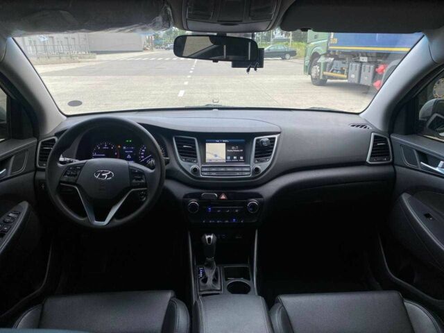 Серый Хендай Туксон, объемом двигателя 1.7 л и пробегом 99 тыс. км за 15500 $, фото 13 на Automoto.ua