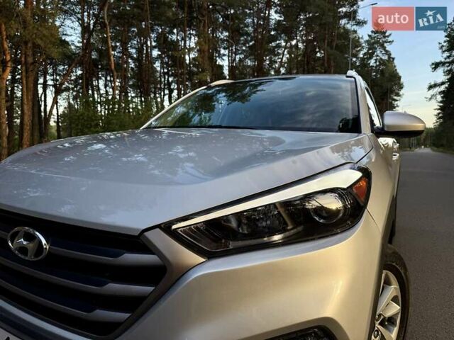 Серый Хендай Туксон, объемом двигателя 2 л и пробегом 58 тыс. км за 17500 $, фото 8 на Automoto.ua