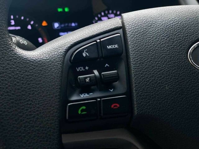 Серый Хендай Туксон, объемом двигателя 1.7 л и пробегом 99 тыс. км за 15500 $, фото 18 на Automoto.ua