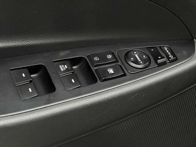 Серый Хендай Туксон, объемом двигателя 1.7 л и пробегом 110 тыс. км за 15990 $, фото 9 на Automoto.ua