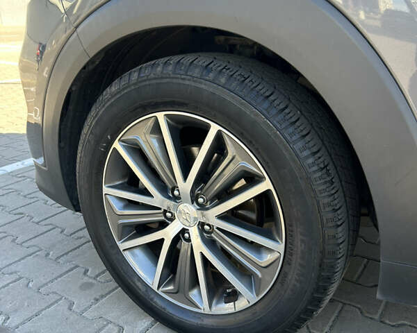 Серый Хендай Туксон, объемом двигателя 1.69 л и пробегом 184 тыс. км за 17000 $, фото 12 на Automoto.ua