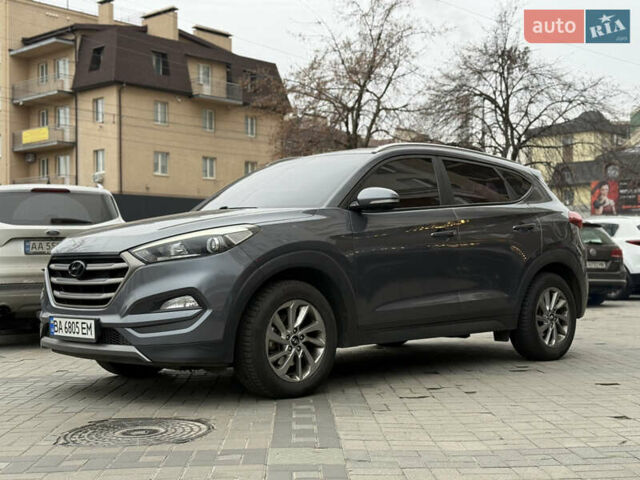 Сірий Хендай Туксон, об'ємом двигуна 1.69 л та пробігом 130 тис. км за 16800 $, фото 1 на Automoto.ua