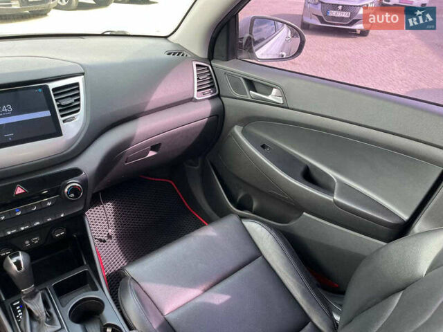Сірий Хендай Туксон, об'ємом двигуна 1.7 л та пробігом 199 тис. км за 16740 $, фото 10 на Automoto.ua