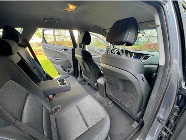 Сірий Хендай Туксон, об'ємом двигуна 1.6 л та пробігом 105 тис. км за 9200 $, фото 12 на Automoto.ua