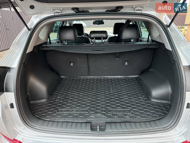 Серый Хендай Туксон, объемом двигателя 2 л и пробегом 85 тыс. км за 19500 $, фото 29 на Automoto.ua