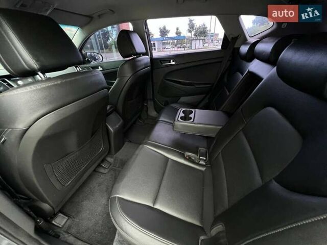Хендай Туксон 2016 в Киеве на Automoto.ua Серый Хендай Туксон, объемом двигателя 1.7 л и пробегом 134 тыс. км за 15990 $, фото 32 на Automoto.ua