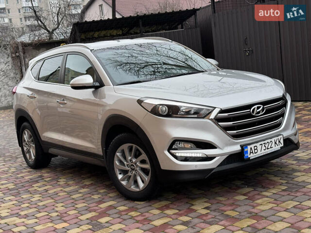 Серый Хендай Туксон, объемом двигателя 2 л и пробегом 85 тыс. км за 19500 $, фото 9 на Automoto.ua