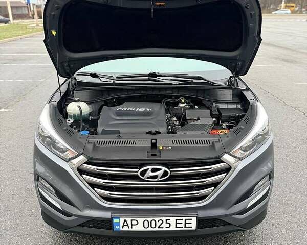 Серый Хендай Туксон, объемом двигателя 2 л и пробегом 46 тыс. км за 24500 $, фото 27 на Automoto.ua