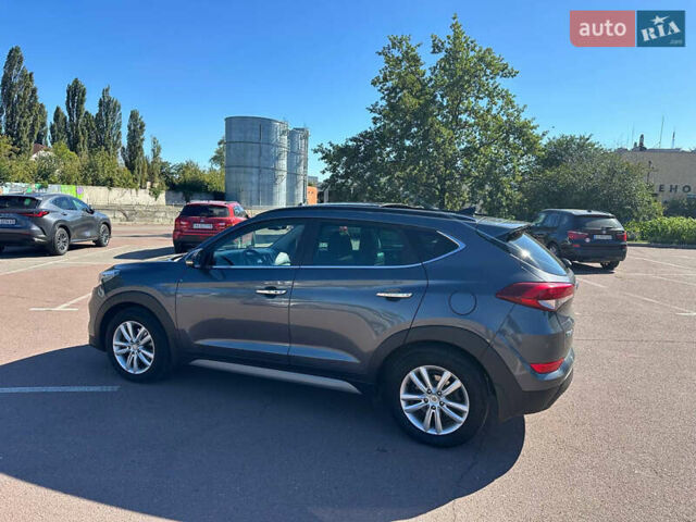Хендай Туксон 2017 в Киеве на Automoto.ua Серый Хендай Туксон, объемом двигателя 2 л и пробегом 190 тыс. км за 16700 $, фото 8 на Automoto.ua