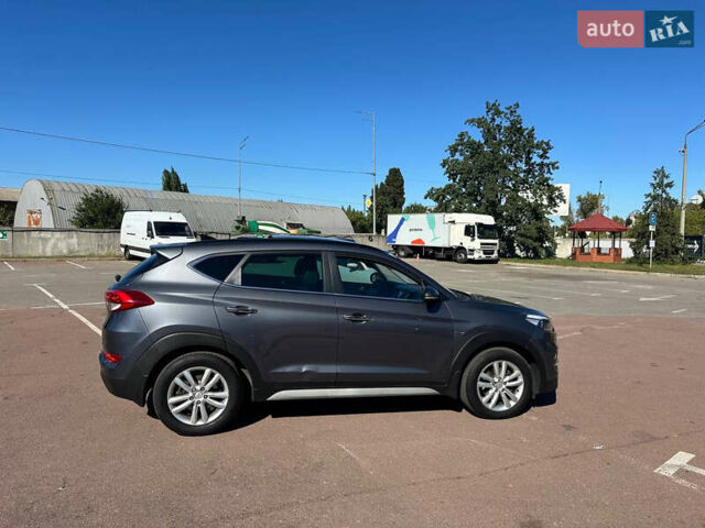 Хендай Туксон 2017 в Киеве на Automoto.ua Серый Хендай Туксон, объемом двигателя 2 л и пробегом 190 тыс. км за 16700 $, фото 3 на Automoto.ua