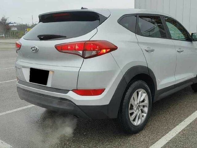 Серый Хендай Туксон, объемом двигателя 0 л и пробегом 75 тыс. км за 9400 $, фото 2 на Automoto.ua