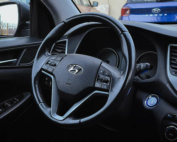 Сірий Хендай Туксон, об'ємом двигуна 1.6 л та пробігом 133 тис. км за 19000 $, фото 8 на Automoto.ua