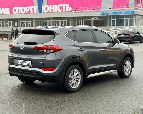 Серый Хендай Туксон, объемом двигателя 2 л и пробегом 46 тыс. км за 24500 $, фото 8 на Automoto.ua