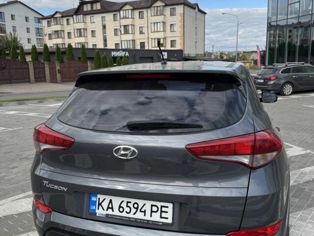 Серый Хендай Туксон, объемом двигателя 2 л и пробегом 65 тыс. км за 21000 $, фото 5 на Automoto.ua