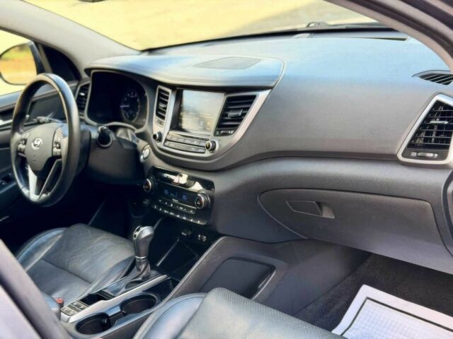 Сірий Хендай Туксон, об'ємом двигуна 1.6 л та пробігом 60 тис. км за 8000 $, фото 8 на Automoto.ua